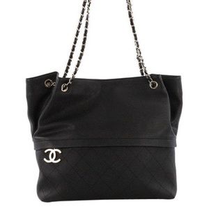 CHANEL Grained Calfskin Zip & Carry Large Shopping Tote